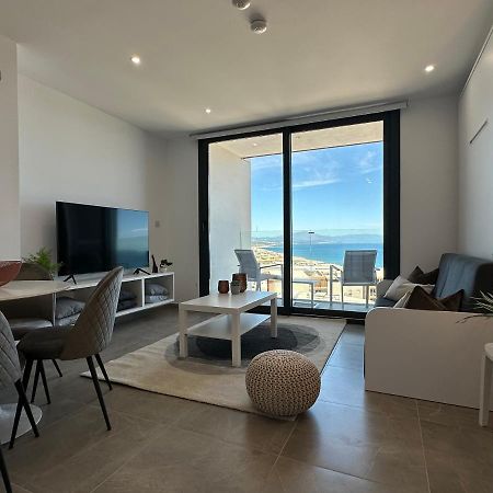 E1 Presidential Studios On High Floor With Stunning Sea Views 直布罗陀 外观 照片
