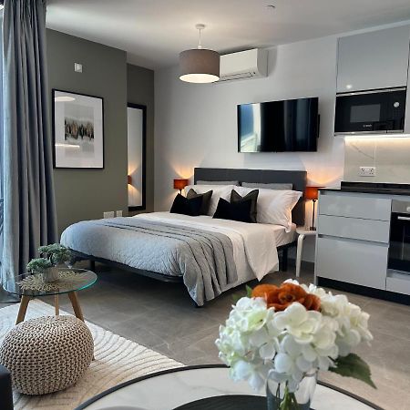 E1 Presidential Studios On High Floor With Stunning Sea Views 直布罗陀 外观 照片