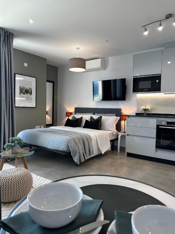 E1 Presidential Studios On High Floor With Stunning Sea Views 直布罗陀 外观 照片