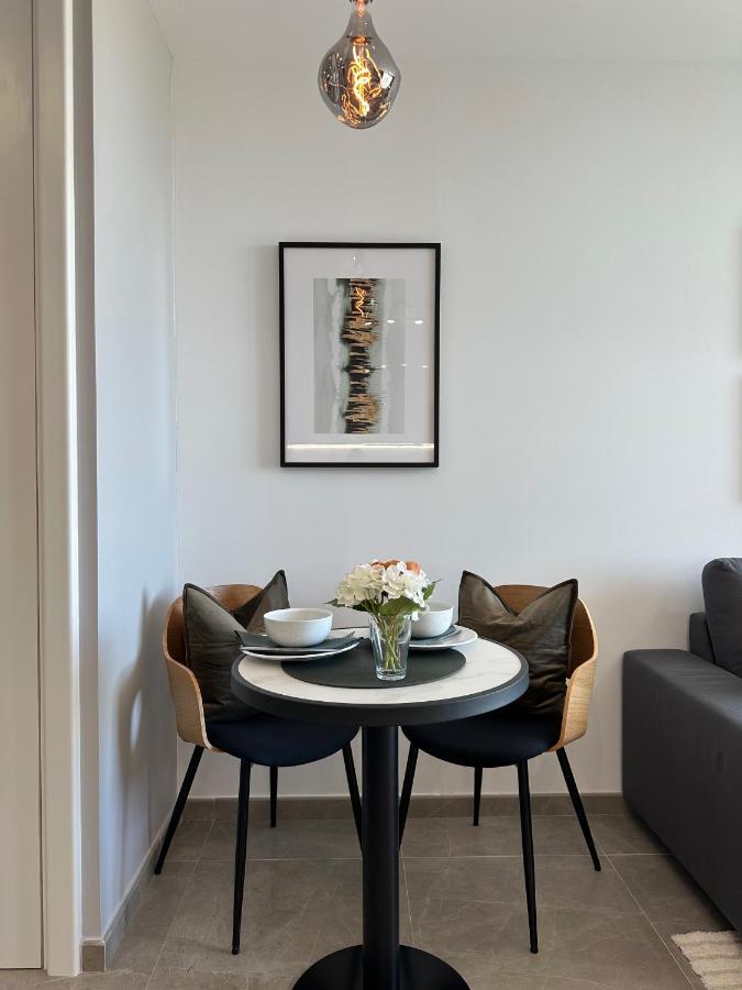 E1 Presidential Studios On High Floor With Stunning Sea Views 直布罗陀 外观 照片