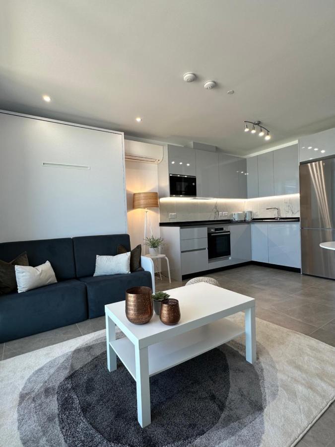E1 Presidential Studios On High Floor With Stunning Sea Views 直布罗陀 外观 照片