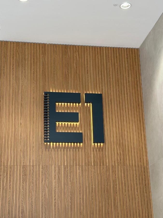 E1 Presidential Studios On High Floor With Stunning Sea Views 直布罗陀 外观 照片