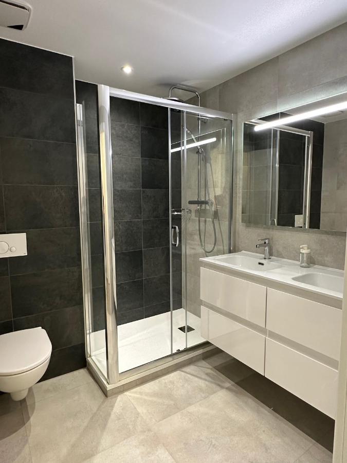 E1 Presidential Studios On High Floor With Stunning Sea Views 直布罗陀 外观 照片